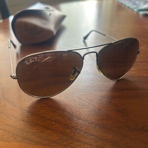 Ray-Ban Aviator Polarized Sunglasses - Brown Lenses CRACK IN ONE LENS